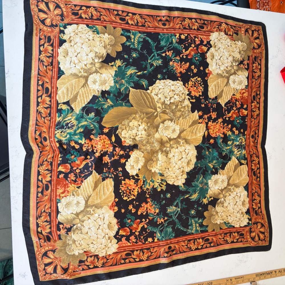 The Limited Scarf Floral Baroque Square Italy Regency Hydrangea Sophisticated